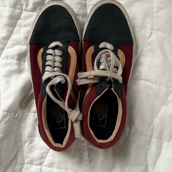 Vans - Picture 3 of 3